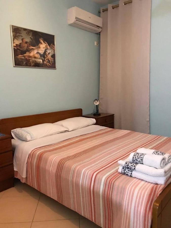 Caramel Sun Apartment Sarandë Buitenkant foto
