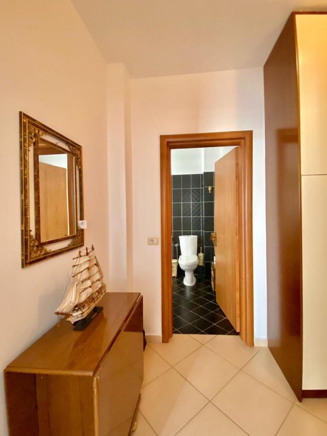 Caramel Sun Apartment Sarandë Buitenkant foto