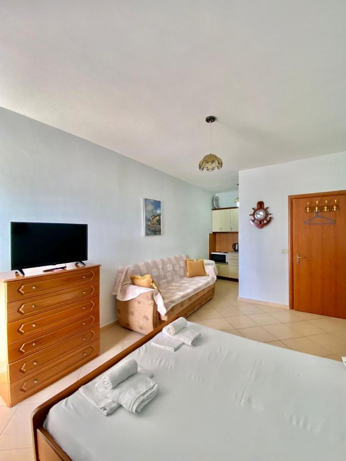 Caramel Sun Apartment Sarandë Buitenkant foto