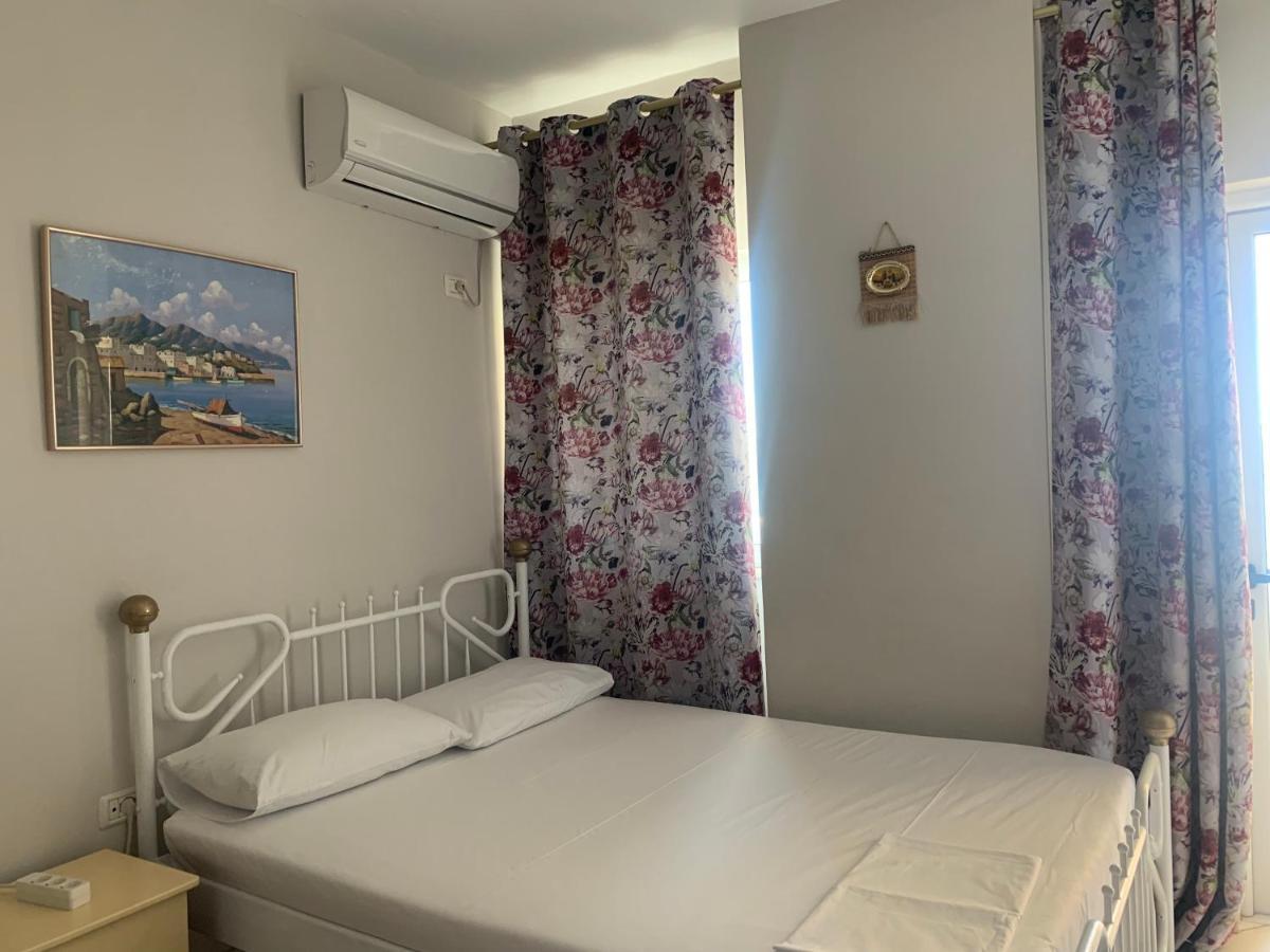 Caramel Sun Apartment Sarandë Buitenkant foto