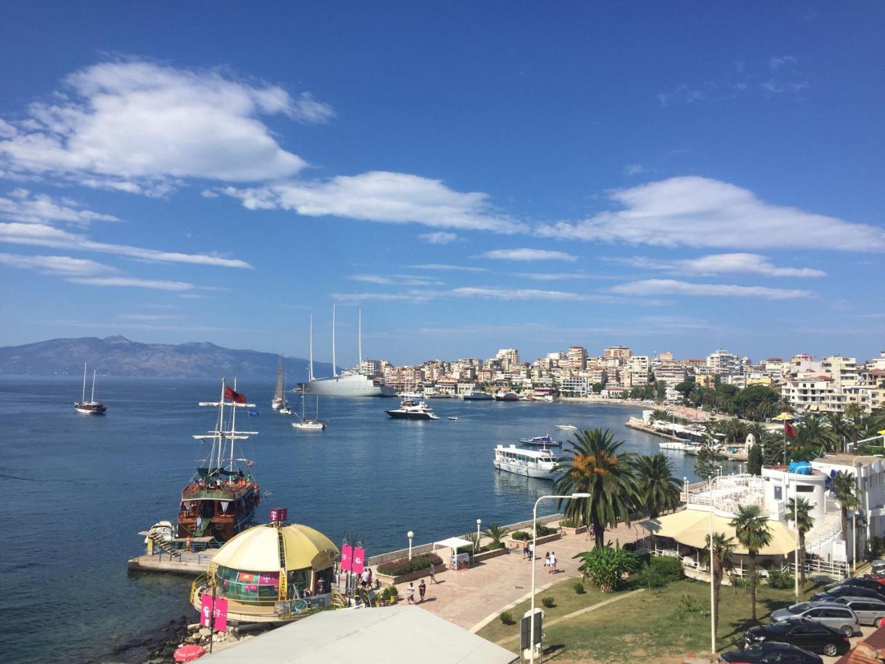 Caramel Sun Apartment Sarandë Buitenkant foto